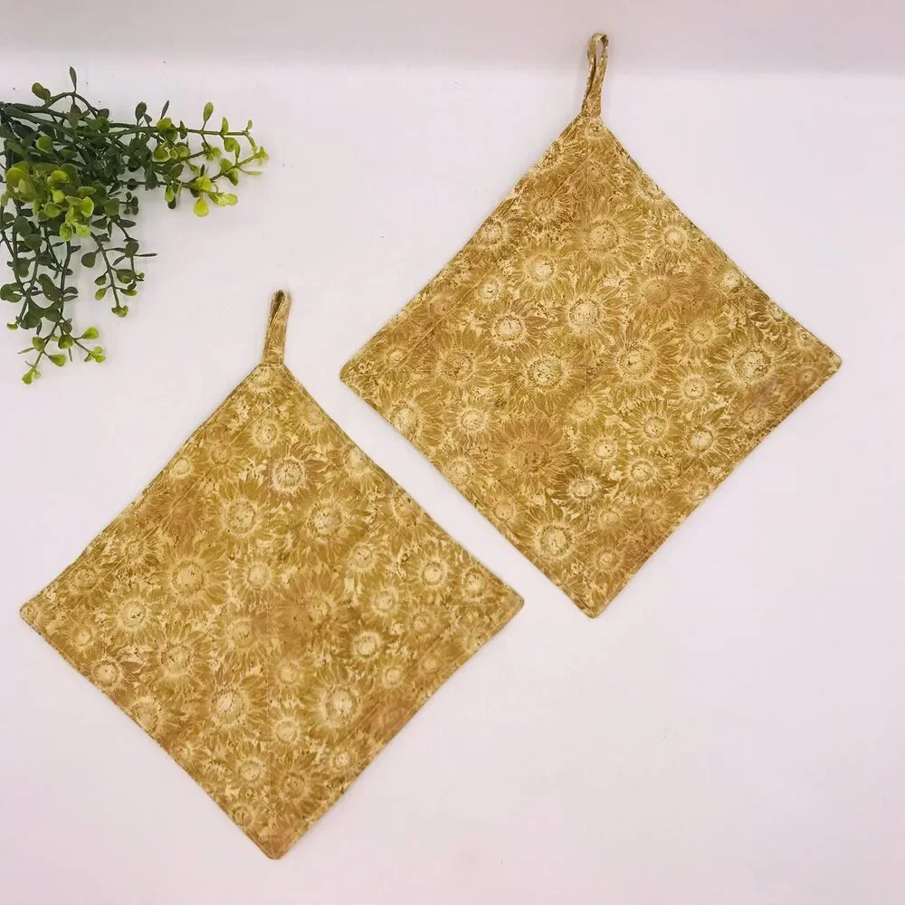 2 Square Potholders, Neutral Tan Floral Cottage Core Kitchen 7x7 Inches